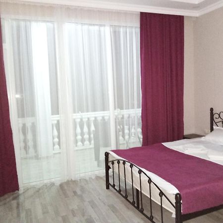 Geno Guest House ควาเรียที ภายนอก รูปภาพ