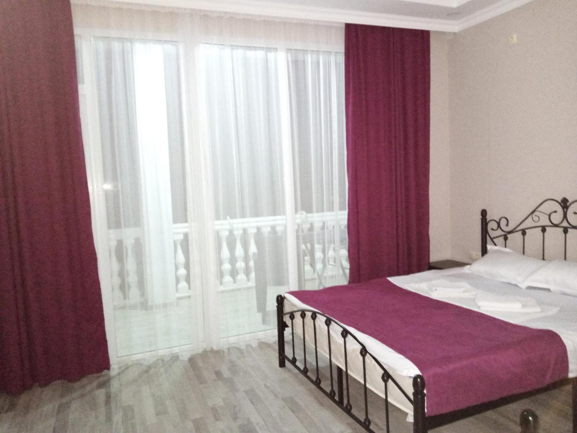 Geno Guest House ควาเรียที ภายนอก รูปภาพ