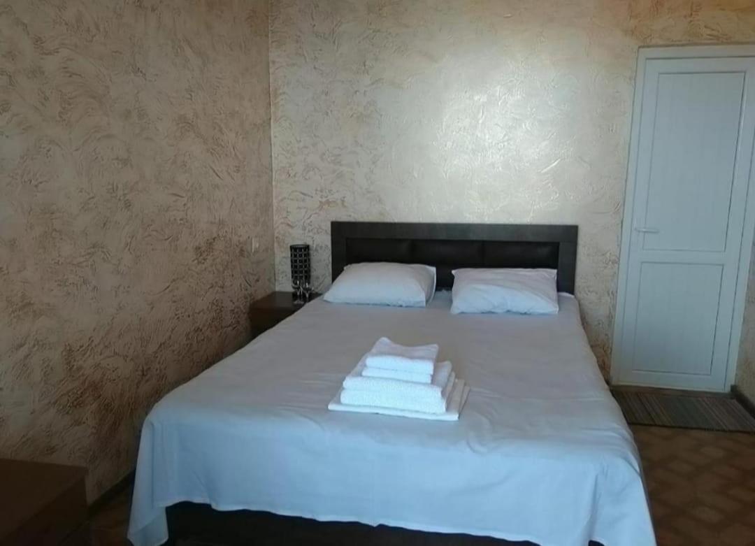 Geno Guest House ควาเรียที ห้อง รูปภาพ